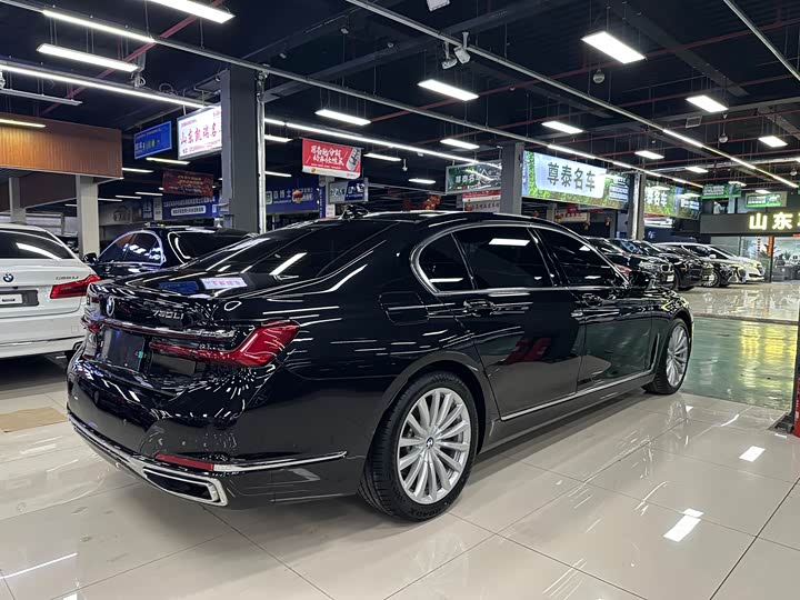 Фото 6 - BMW 7 Series