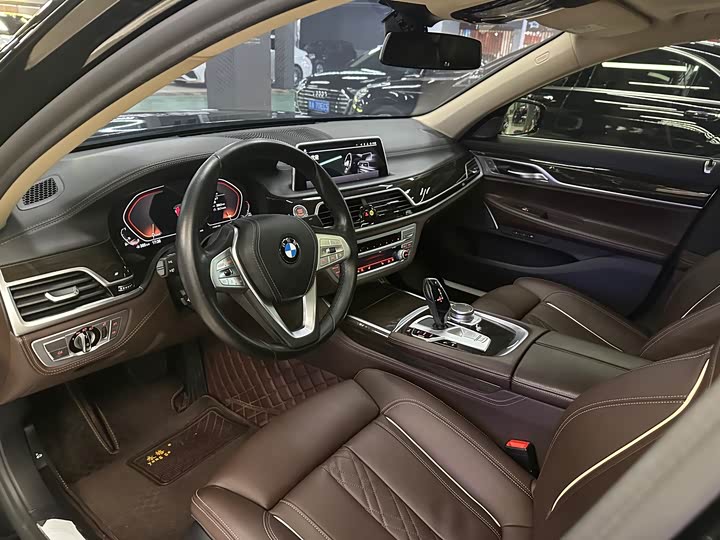 Фото 7 - BMW 7 Series