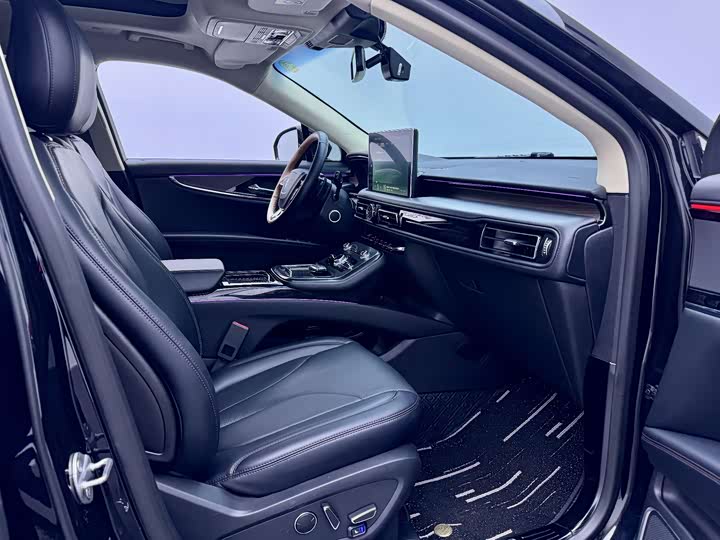 Фото 9 - Lincoln Nautilus