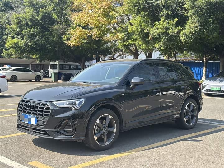 Фото 1 - Audi Q3