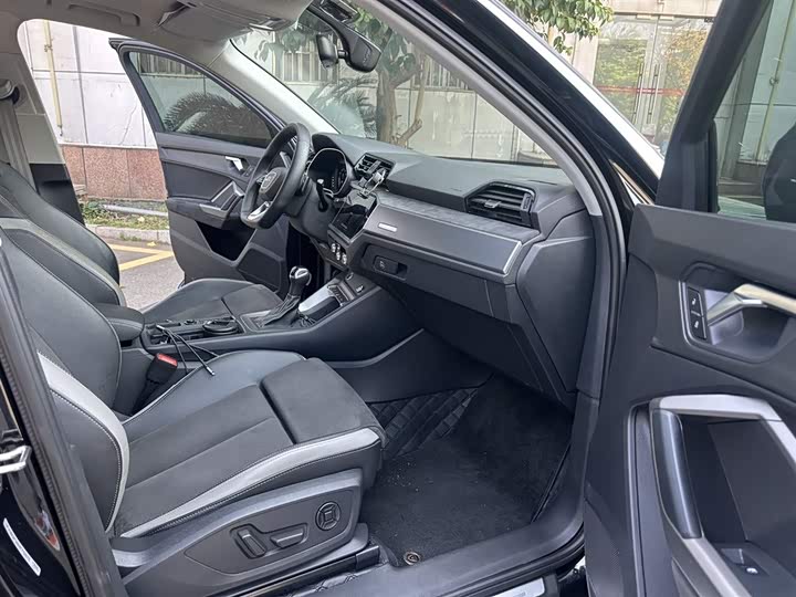 Фото 9 - Audi Q3