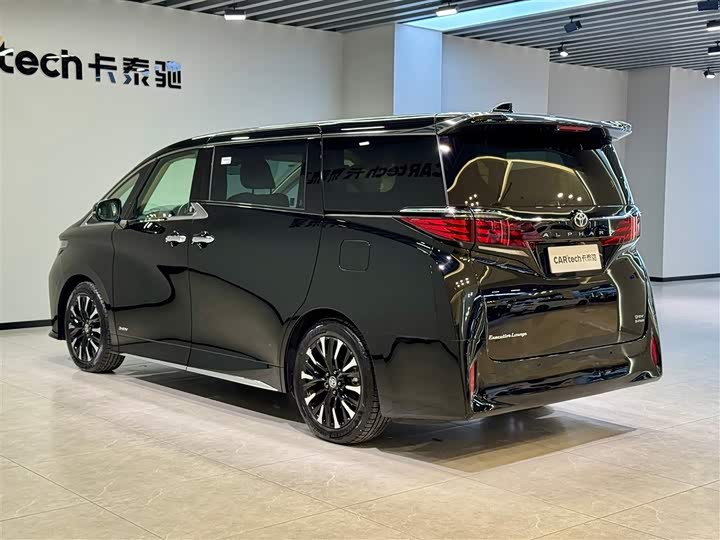 Photo 5 - Toyota Alphard