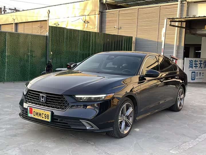 Photo 1 - Honda Accord Hybrid