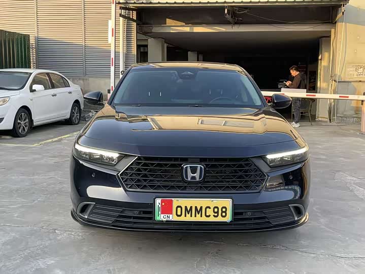 Photo 2 - Honda Accord Hybrid