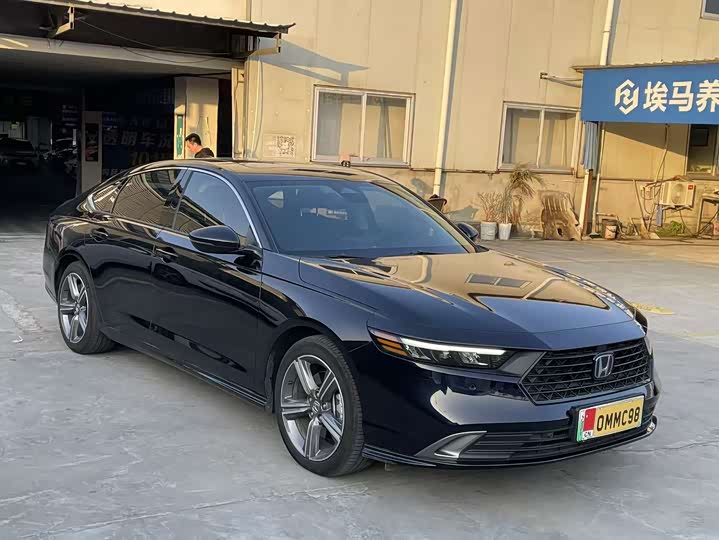 Photo 3 - Honda Accord Hybrid