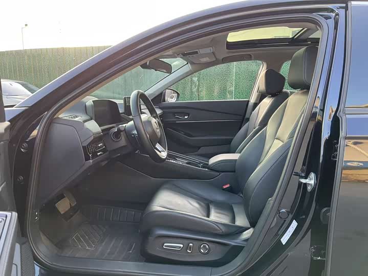 Photo 4 - Honda Accord Hybrid