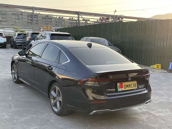 Photo 9 - Honda Accord Hybrid