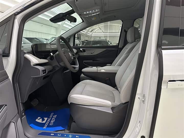 Фото 6 - Buick GL8 ES