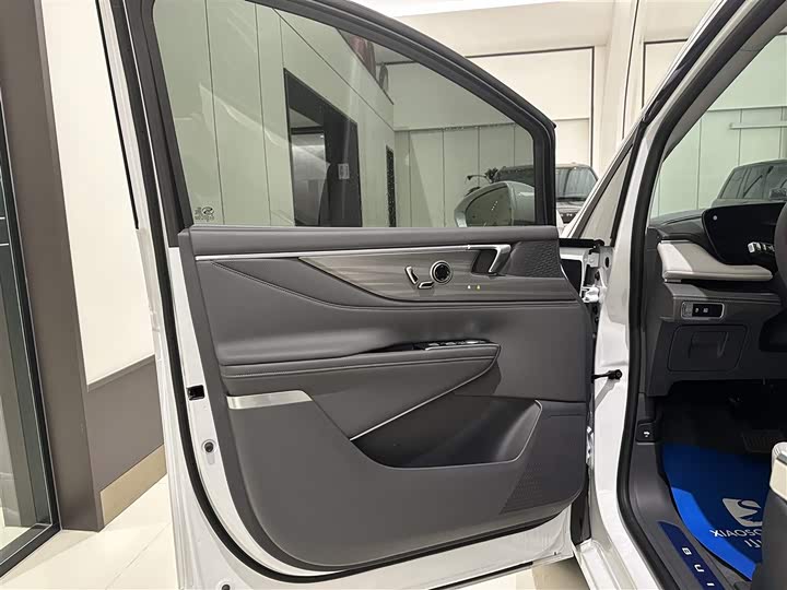 Фото 7 - Buick GL8 ES