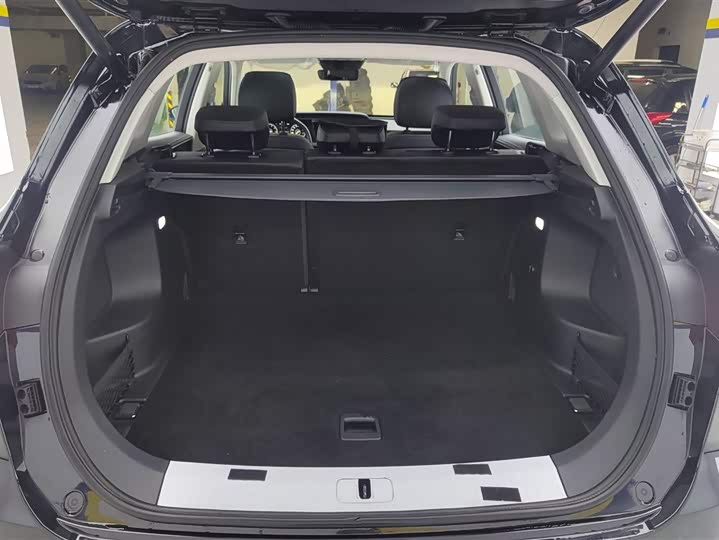 Photo 4 - Hongqi HS5