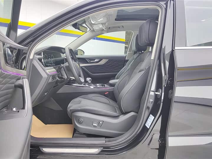 Photo 9 - Hongqi HS5