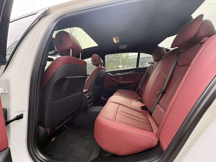 Фото 5 - BMW 5 Series