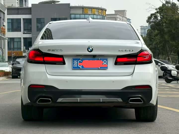 Фото 8 - BMW 5 Series