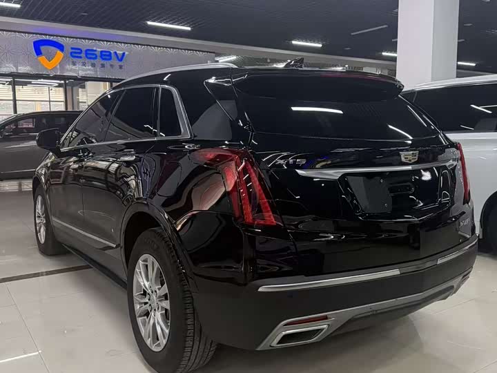 Фото 9 - Cadillac XT5