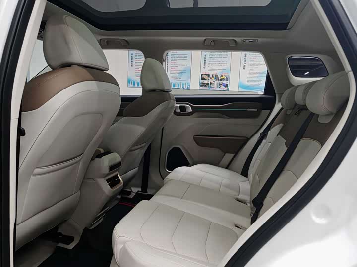 Фото 9 - Geely Icon