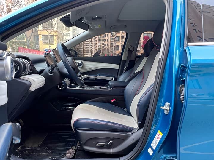 Фото 8 - BYD Yuan Plus