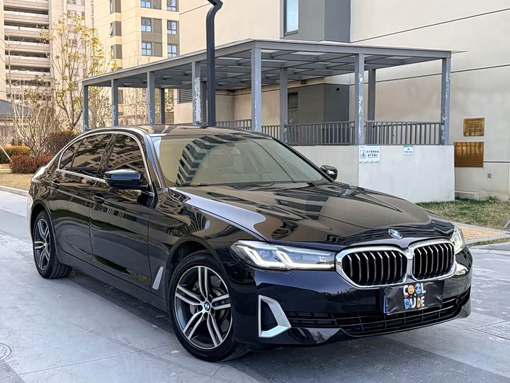 Фото 3 - BMW 5 Series