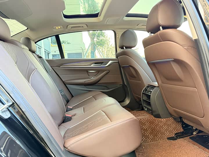 Фото 9 - BMW 5 Series