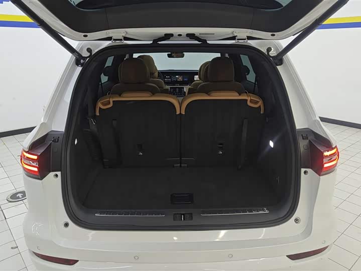 Фото 4 - LiXiang One