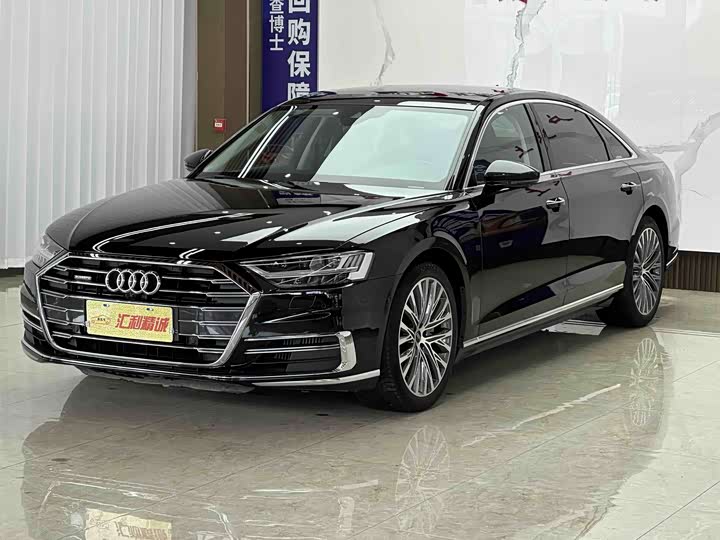 Фото 1 - Audi A8