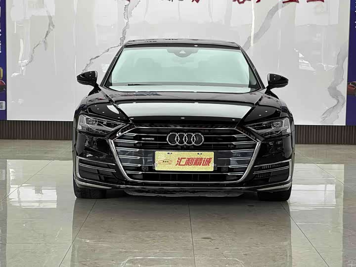 Фото 2 - Audi A8