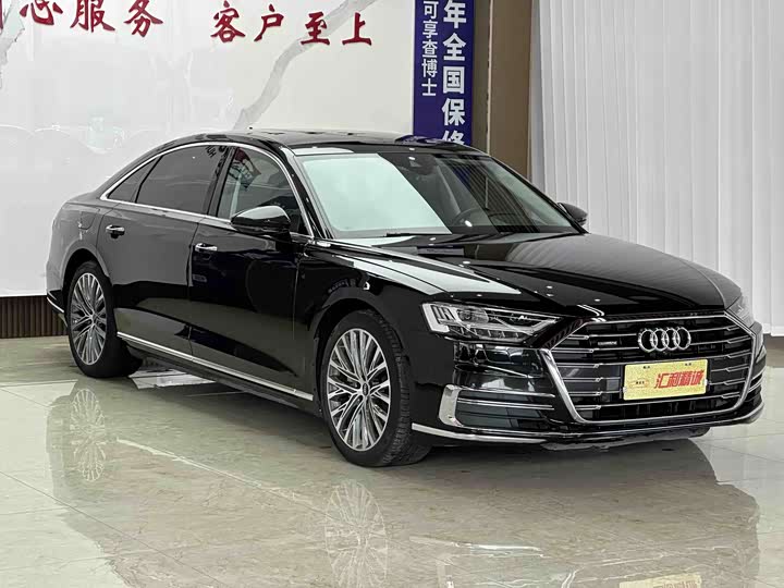 Фото 3 - Audi A8