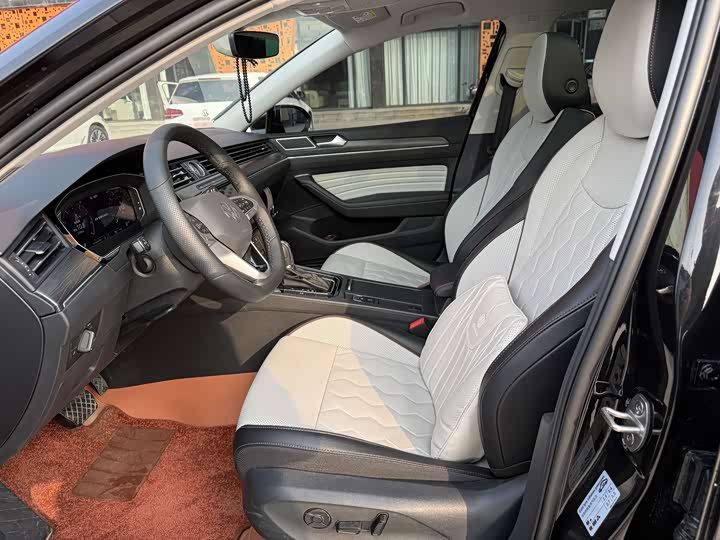 Photo 5 - Volkswagen Magotan