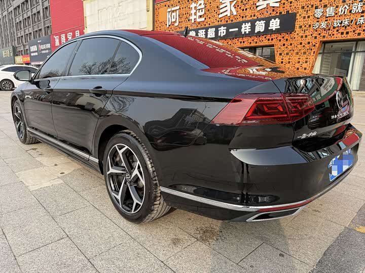 Photo 9 - Volkswagen Magotan