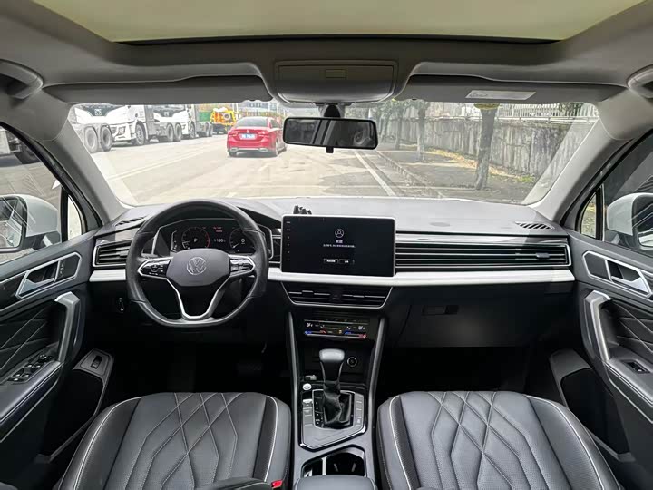 Фото 5 - Volkswagen Tiguan L Pro