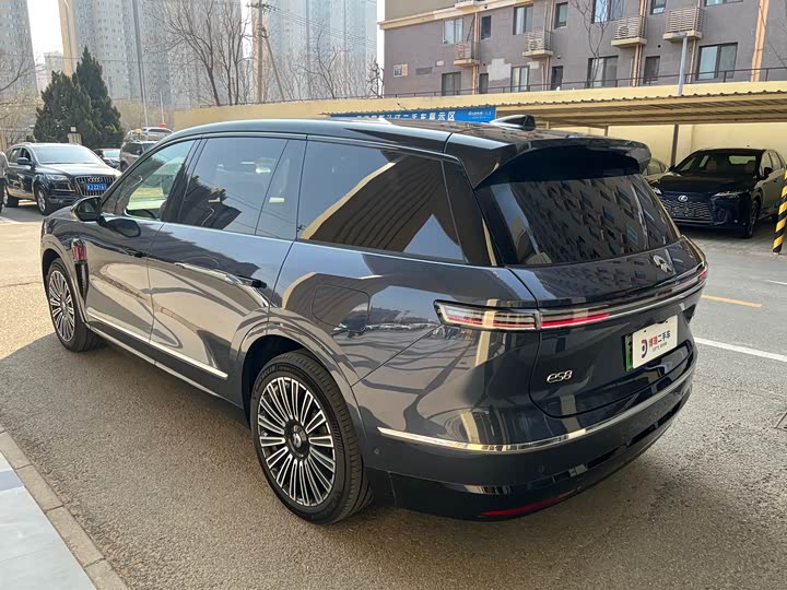 Фото 3 - Nio ES8