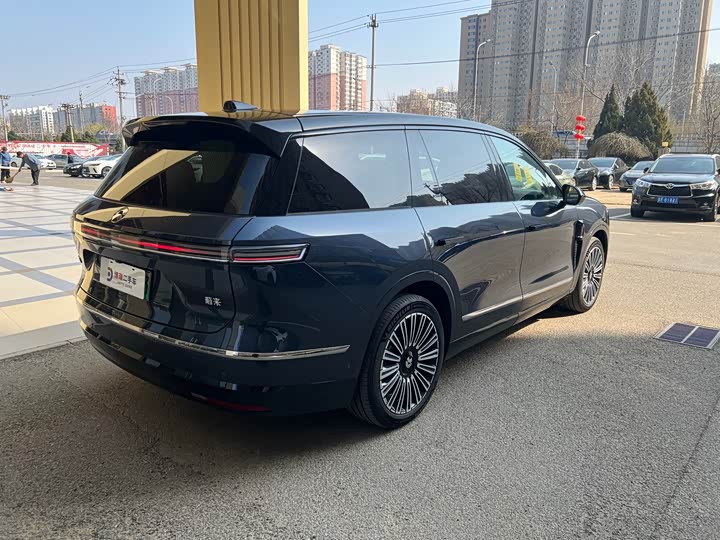 Фото 6 - Nio ES8