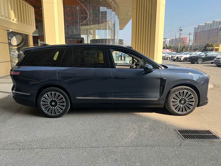 Фото 7 - Nio ES8