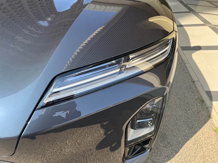 Фото 9 - Nio ES8