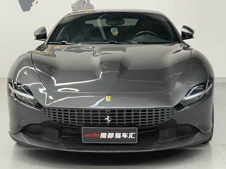 Фото 2 - Ferrari Roma