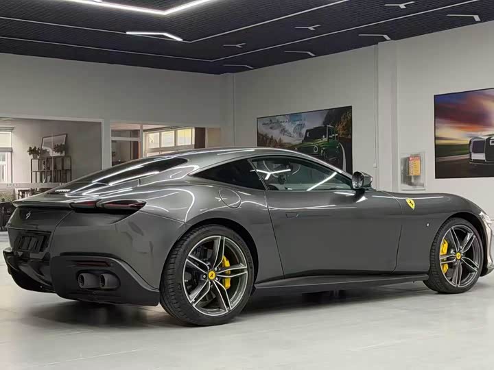 Фото 8 - Ferrari Roma