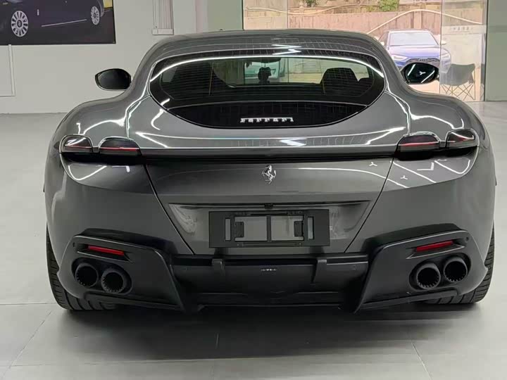 Фото 9 - Ferrari Roma