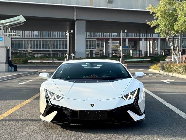 Фото 1 - Lamborghini Huracán