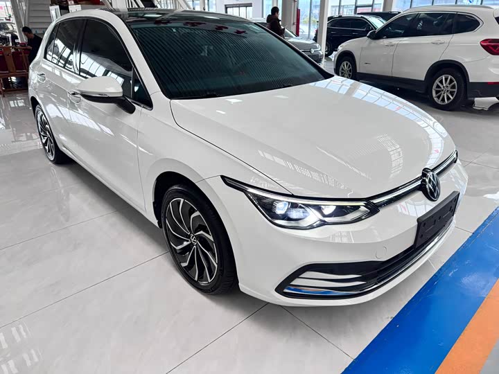 Фото 3 - Volkswagen Golf