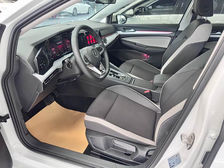 Фото 6 - Volkswagen Golf