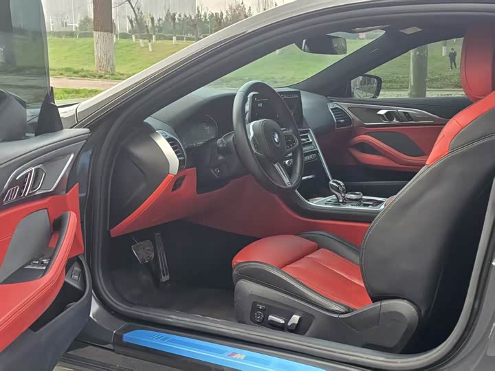 Фото 5 - BMW 8 Series