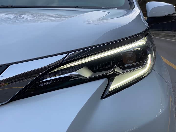 Фото 7 - Toyota Sienna