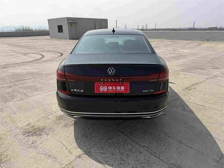 Photo 5 - Volkswagen Passat