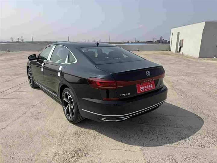 Photo 6 - Volkswagen Passat