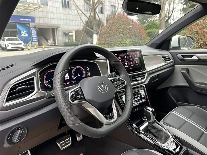 Photo 8 - Volkswagen T-Roc