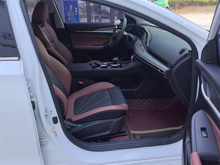 Фото 8 - Changan Eado Plus