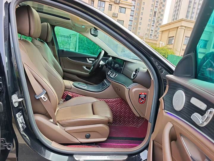 Photo 4 - Mercedes-Benz E-Class Hybrid