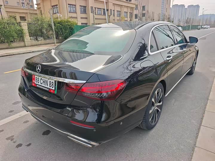 Photo 9 - Mercedes-Benz E-Class Hybrid