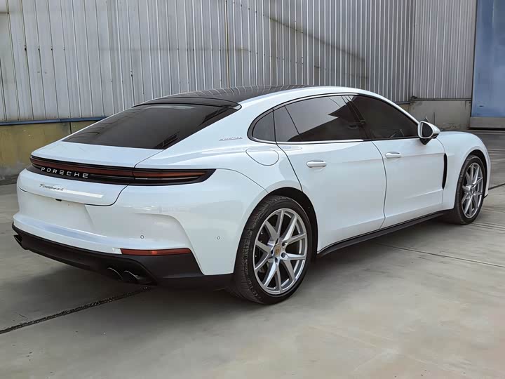 Photo 6 - Porsche Panamera