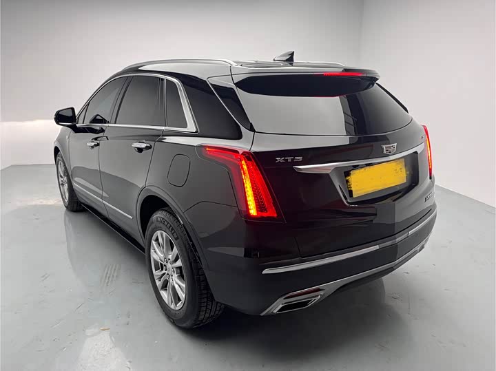 Фото 6 - Cadillac XT5