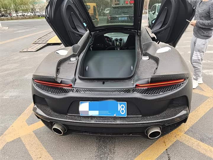 Фото 3 - McLaren GT